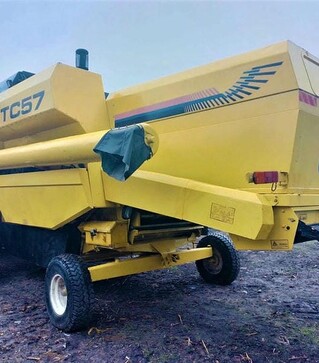 Зерноуборочный комбайн New Holland TC 57, 1997 г.в, 2826 м/ч, б/у