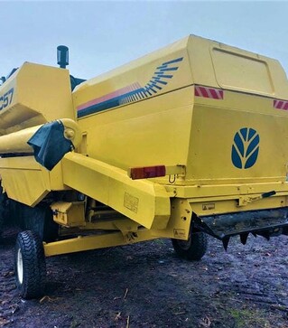 Зерноуборочный комбайн New Holland TC 57, 1997 г.в, 2826 м/ч, б/у