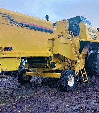 Зерноуборочный комбайн New Holland TC 57, 1997 г.в, 2826 м/ч, б/у