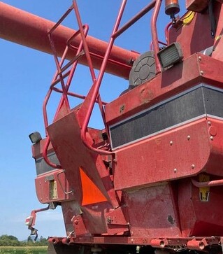 Зерноуборочный комбайн Case IH 2388, 2006 г.в, 7262 м/ч, б/у