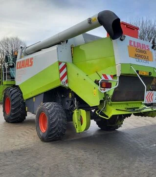 Зерноуборочный комбайн Claas Lexion 460, 2001 г.в, 6900 м/ч, б/у