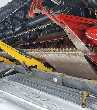 Зерноуборочный комбайн Case IH 2388, 2004 г.в, 5599 м/ч, б/у