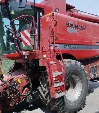 Зерноуборочный комбайн Case IH 2388, 2004 г.в, 2790 м/ч, б/у