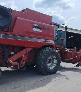 Зерноуборочный комбайн Case IH 2388, 2004 г.в, 2790 м/ч, б/у