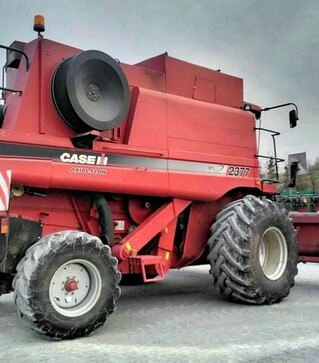 Зерноуборочный комбайн Case IH 2377, 2007 г.в, 2549 м/ч, б/у