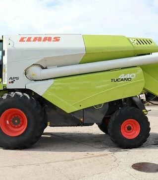 Зерноуборочный комбайн Claas Tucano 440, 2013 г.в, 2456 м/ч, б/у