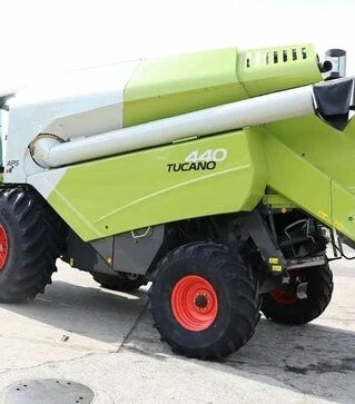 Зерноуборочный комбайн Claas Tucano 440, 2013 г.в, 2456 м/ч, б/у
