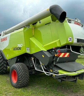 Зерноуборочный комбайн Claas Lexion 760, 2011 г.в, 2155 м/ч, б/у