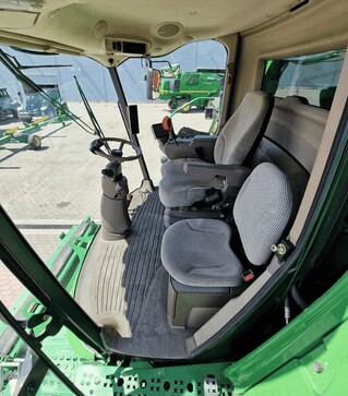 Зернозбиральний комбайн John Deere T 670, 2013 р.в, 2485 м/год, б/в