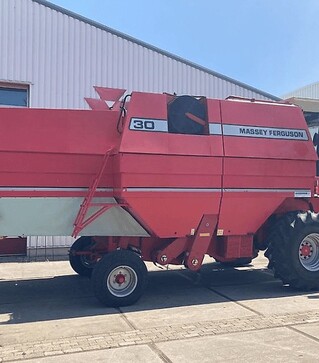 Зерноуборочный комбайн Massey Ferguson 30, 1998 г.в, 3000 м/ч, б/у