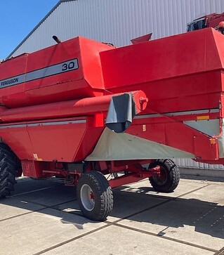 Зерноуборочный комбайн Massey Ferguson 30, 1998 г.в, 3000 м/ч, б/у