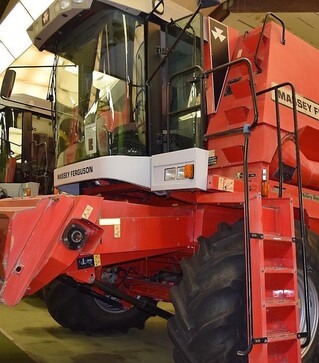 Зернозбиральний комбайн Massey Ferguson MF 40, 1999 р.в, 2100 м/год, б/в