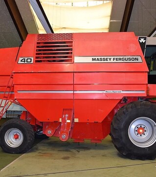 Зернозбиральний комбайн Massey Ferguson MF 40, 1999 р.в, 2100 м/год, б/в