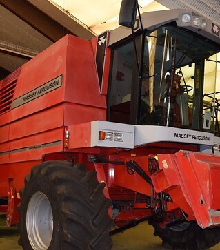 Зернозбиральний комбайн Massey Ferguson MF 40, 1999 р.в, 2100 м/год, б/в