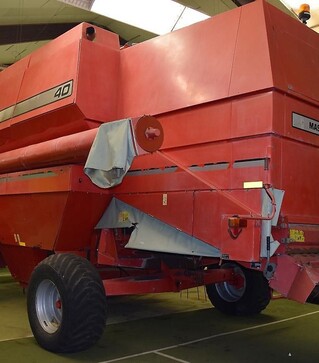 Зернозбиральний комбайн Massey Ferguson MF 40, 1999 р.в, 2100 м/год, б/в