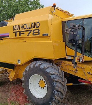 Зернозбиральний комбайн New Holland TF 78, 2002 р.в, 2747 м/год, б/в