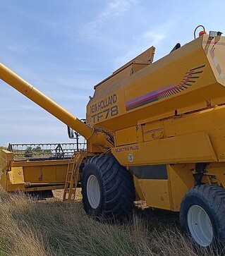 Зернозбиральний комбайн New Holland TF 78, 2002 р.в, 2747 м/год, б/в
