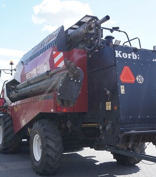 Зерноуборочный комбайн Rostselmash Vector 425 RSM, 2017 г.в, 2300 м/ч, б/у