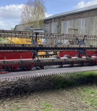 Зерноуборочный комбайн Case IH 2388, 2004 г.в, 2900 м/ч, б/у