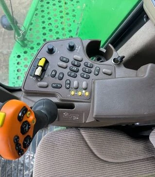 Зерноуборочный комбайн John Deere T670i Hillmaster, 2008 г.в, 2811 м/ч, б/у