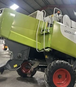 Зерноуборочный комбайн Claas Lexion 540C, 2004 г.в, 3400 м/ч, б/у