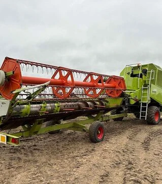 Зернозбиральний комбайн Claas Avero 240, 2010 р.в, 2700 м/год, б/в