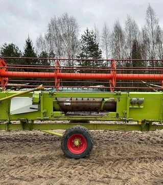 Зернозбиральний комбайн Claas Avero 240, 2010 р.в, 2700 м/год, б/в