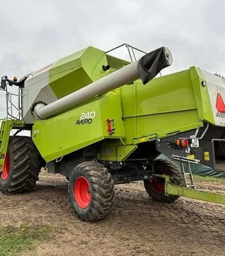 Зернозбиральний комбайн Claas Avero 240, 2010 р.в, 2700 м/год, б/в