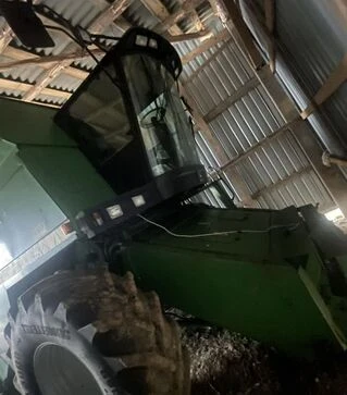 Зерноуборочный комбайн John Deere 2064, 1996 г.в, 4000 м/ч, б/у