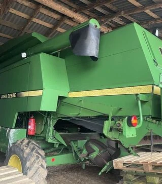 Зерноуборочный комбайн John Deere 2064, 1996 г.в, 4000 м/ч, б/у
