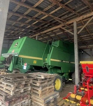 Зерноуборочный комбайн John Deere 2064, 1996 г.в, 4000 м/ч, б/у