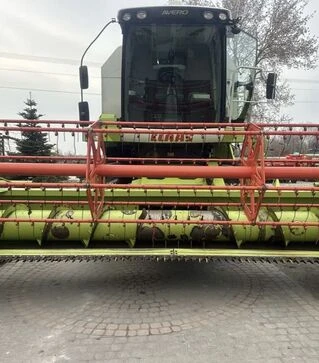 Зерноуборочный комбайн Claas Avero 160, 2013 г.в, 1560 м/ч, б/у