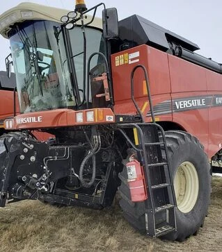 Зернозбиральний комбайн Versatile RT490, 2012 р.в, 629 м/год, б/в
