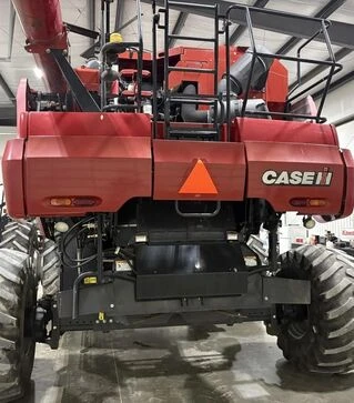 Зерноуборочный комбайн Case IH 8120, 2011 г.в, 2610 м/ч, б/у