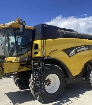 Зерноуборочный комбайн New Holland CX840, 2003 г.в, 3325 м/ч, б/у
