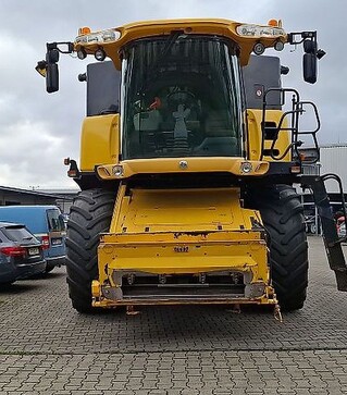 Зерноуборочный комбайн New Holland CX860, 2004 г.в, 5789 м/ч, б/у
