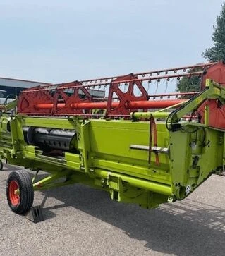 Зернозбиральний комбайн Claas Avero 240, 2011 р.в, 1721 м/год, б/в