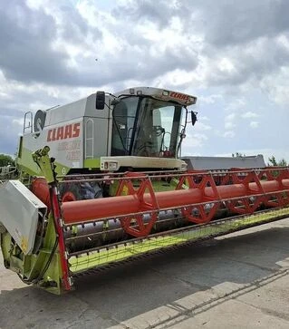 Зернозбиральний комбайн Claas Lexion 460, 2000 р.в, 5000 м/год, б/в