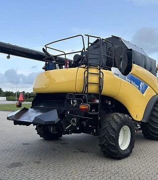 Зерноуборочный комбайн New Holland CR 980, 2005 г.в, 3115 м/ч, б/у
