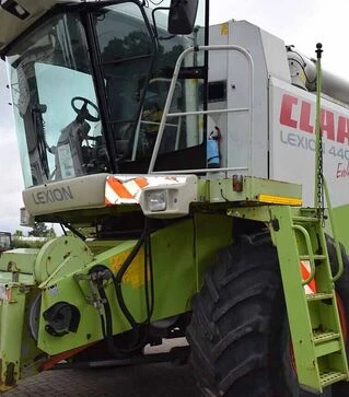 Зерноуборочный комбайн Claas Lexion 440 Evolution, 2003 г.в, 1735 м/ч, б/у