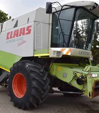 Зерноуборочный комбайн Claas Lexion 440 Evolution, 2003 г.в, 1735 м/ч, б/у