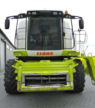 Зернозбиральний комбайн Claas Lexion 560, 2005 р.в, 4080 м/год, б/в