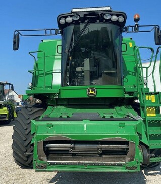Зернозбиральний комбайн John Deere T660, 2011 р.в, 6128 м/год, б/в