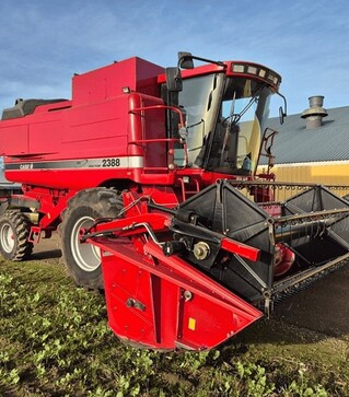Зерноуборочный комбайн Case IH 2388, 1999 г.в, 1949 м/ч, б/у