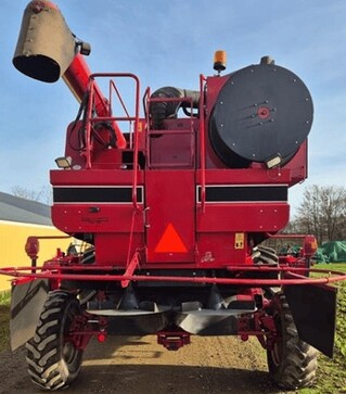 Зерноуборочный комбайн Case IH 2388, 1999 г.в, 1949 м/ч, б/у