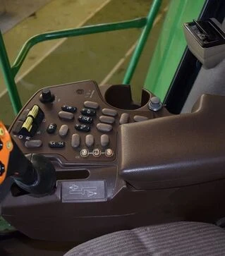 Зерноуборочный комбайн John Deere 9560i WTS, 2006 г.в, 2377 м/ч, б/у