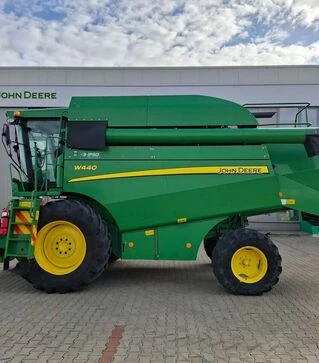 Зерноуборочный комбайн John Deere W440, 2017 г.в, 2395 м/ч, б/у