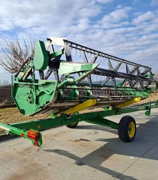 Зерноуборочный комбайн John Deere W440, 2017 г.в, 2395 м/ч, б/у