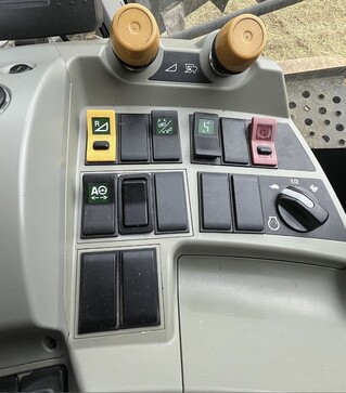 Зерноуборочный комбайн Claas Lexion 770TT, 2011 г.в, 2914 м/ч, б/у