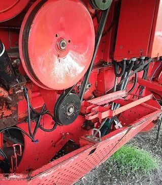 Зерноуборочный комбайн Massey Ferguson 40, 1995 г.в, 5000 м/ч, б/у